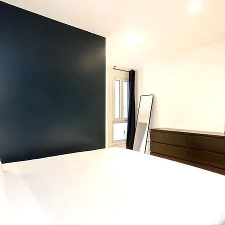 Louvre Comedy Apartment Paris